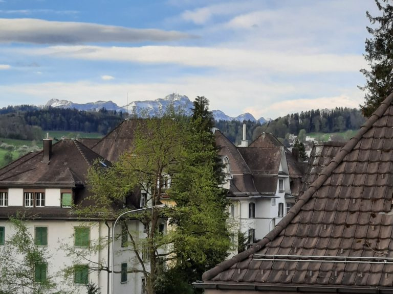 Das Panorama auf die ostschweizer Bergwelt mit Sicht